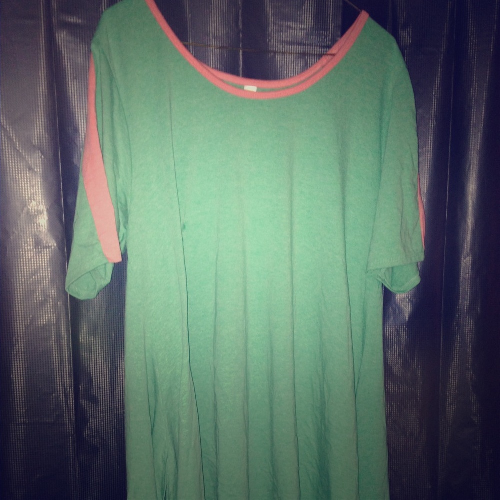 Lularoe Perfect Tee Size XL